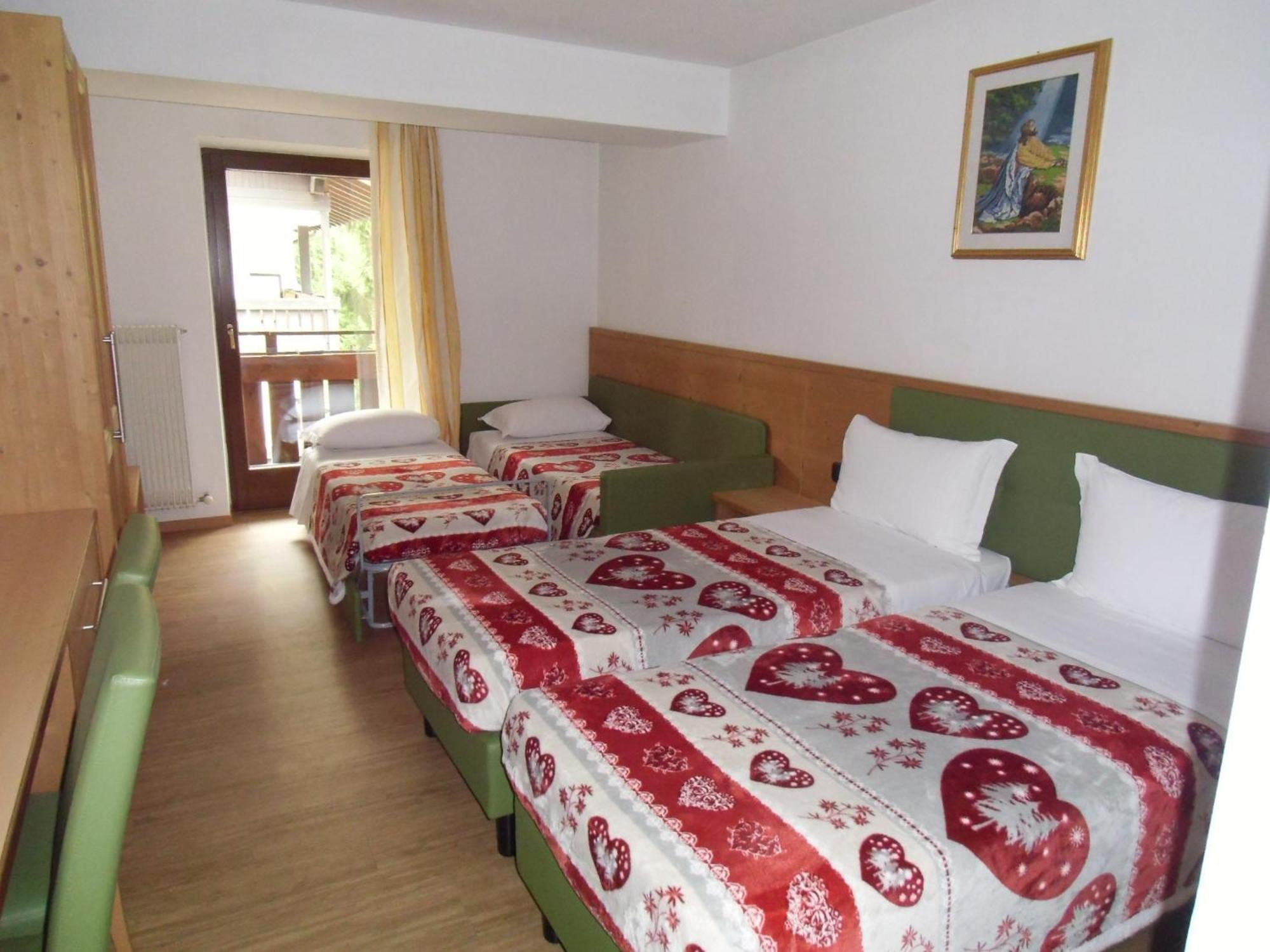 Garni Festil Hotel Campitello di Fassa Eksteriør billede