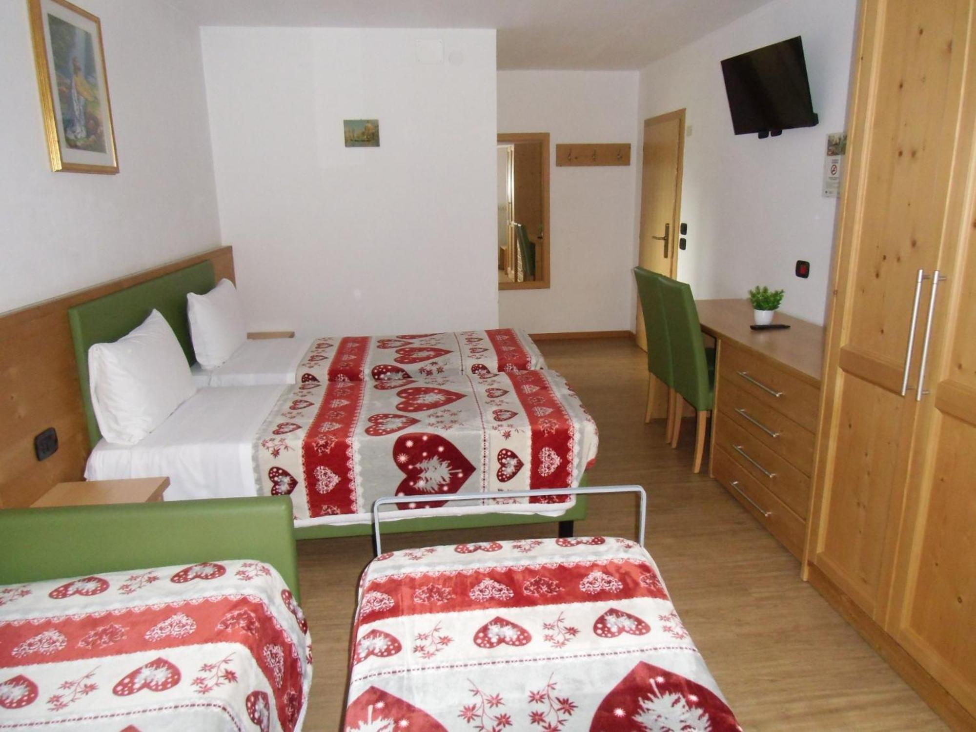 Garni Festil Hotel Campitello di Fassa Eksteriør billede